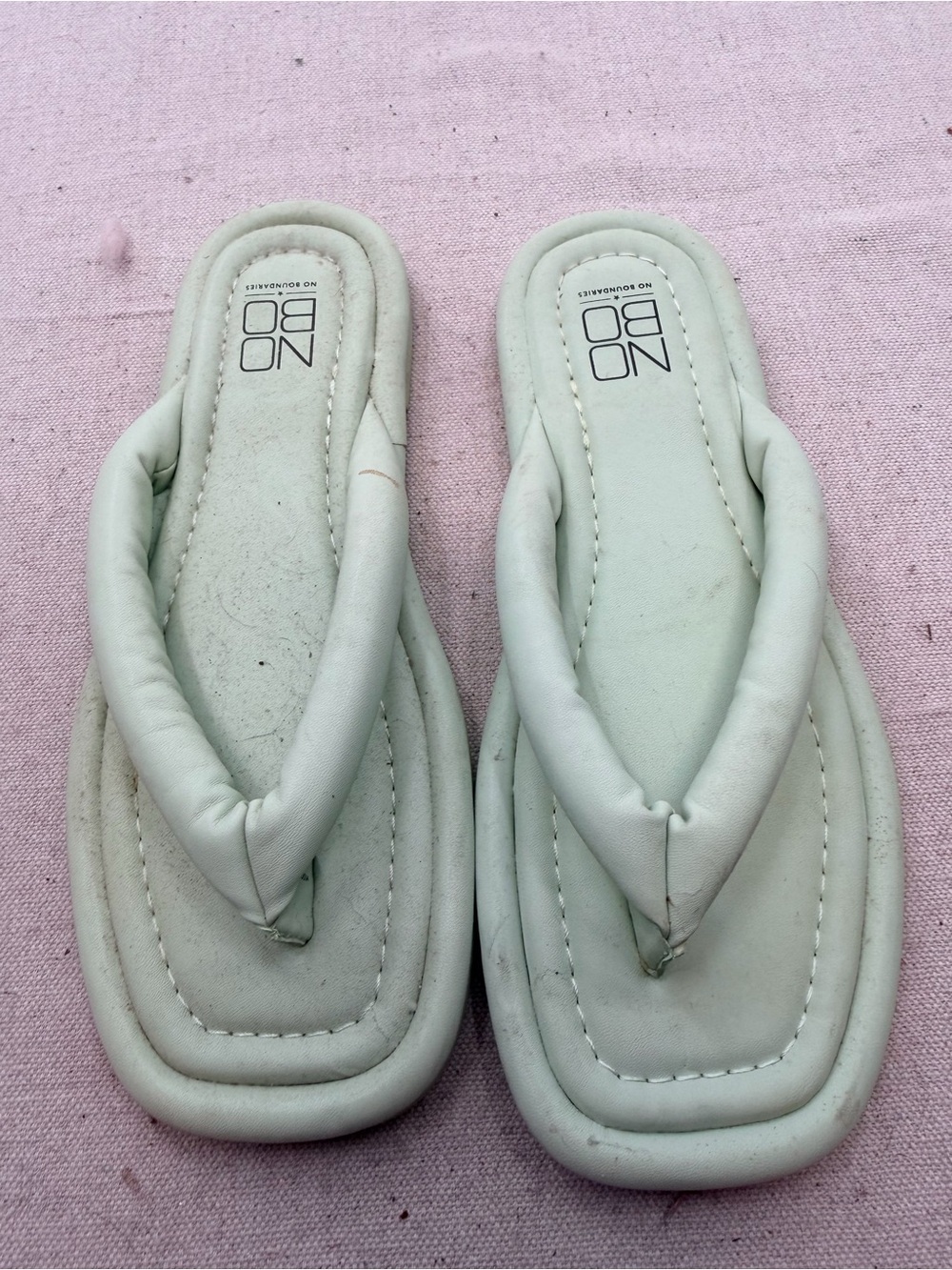 No Bo light green rubber sole with logo
